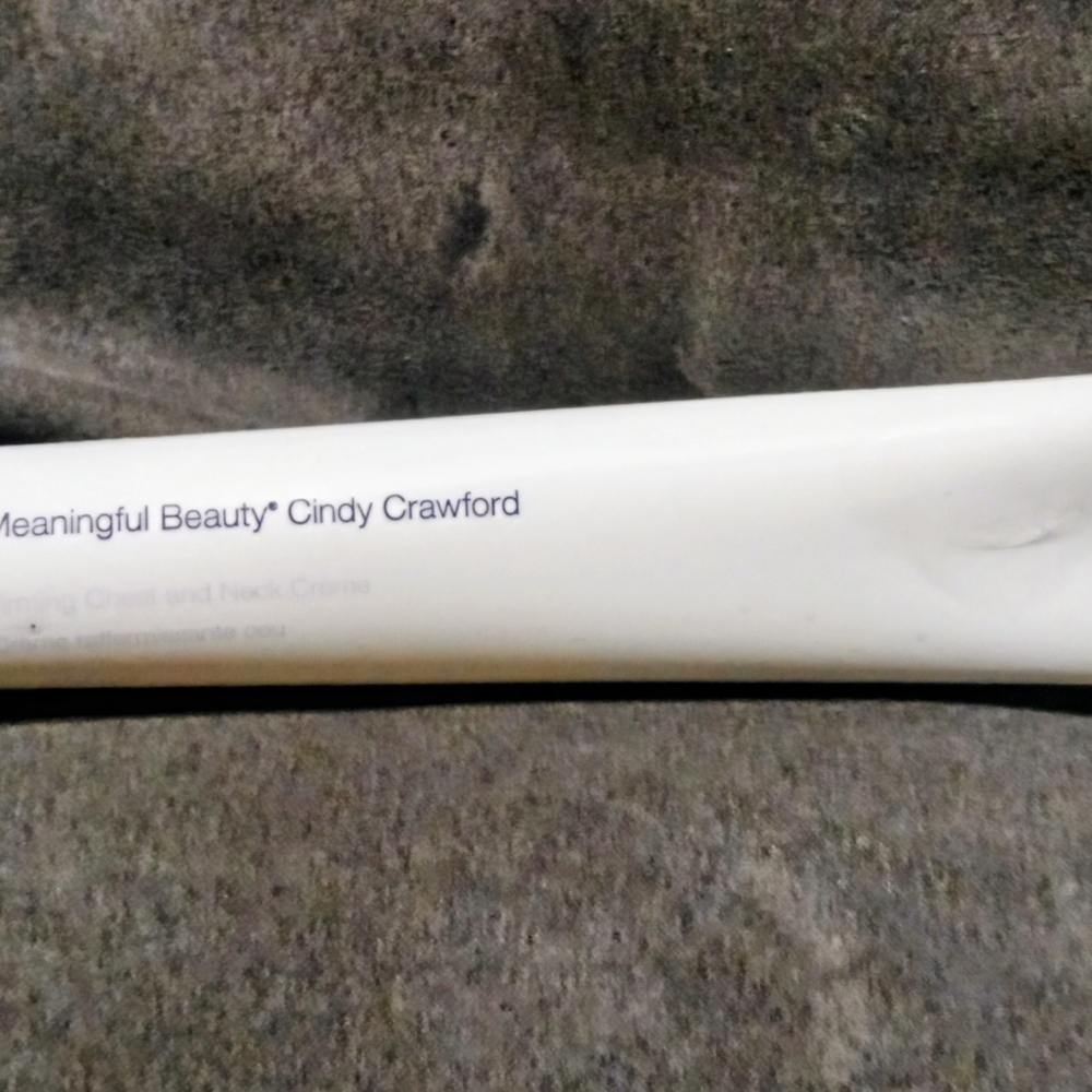 Meaningful Beauty Cindy Crawford Chest And Neck Cream. 1.7oz